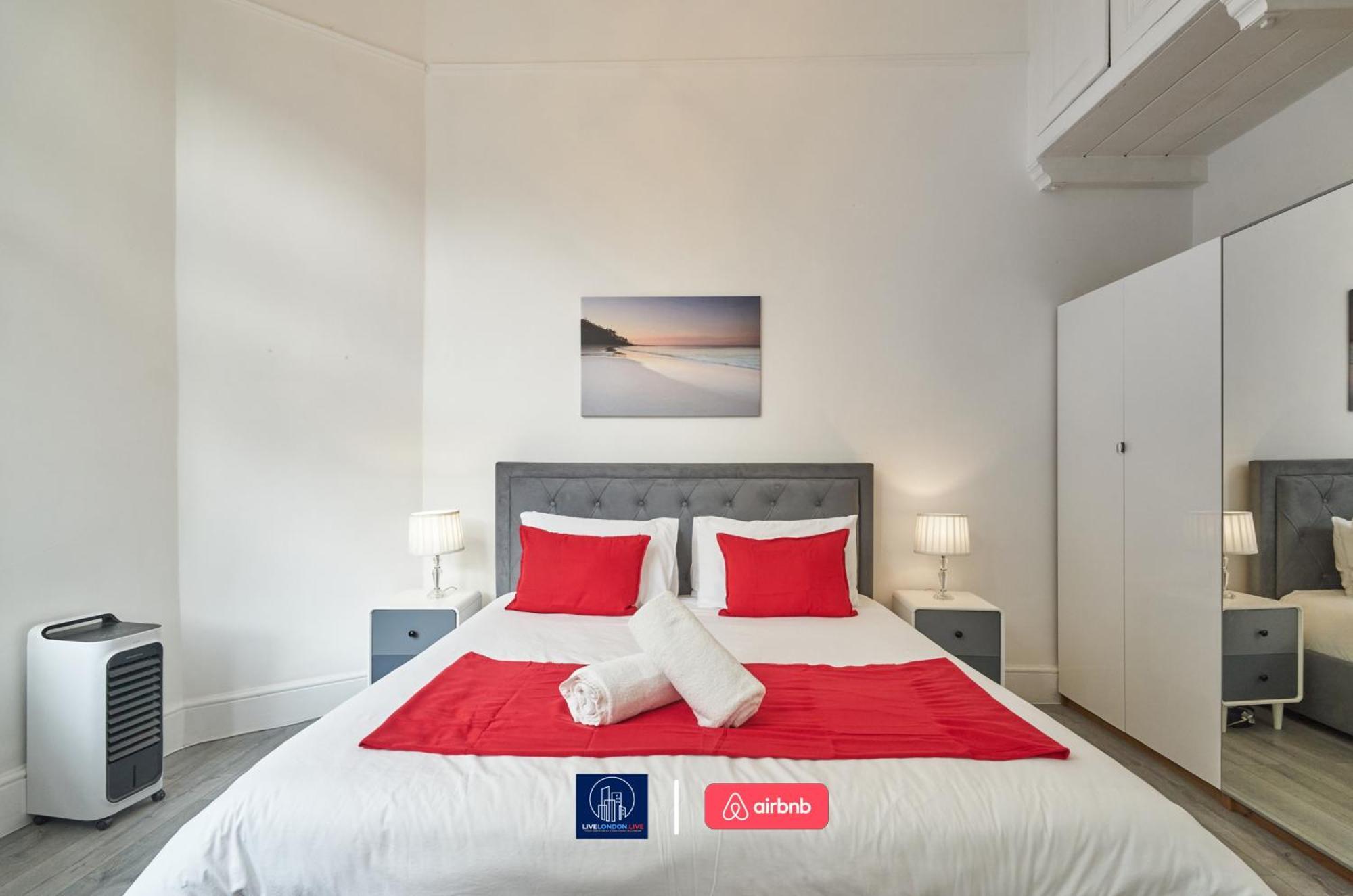 Last-Minute Specials L Sleeps Up To 4 Guests L One-Bedroom Apartment With King Bed And High Ceilings Near Camden By Live London Short Lets & Serviced Accommodation Exterior photo